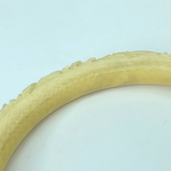 Kendra Scott Gold-Tone Cheer Short 19\ c1920 carved 9.2mm Dragon Resin (Bakelite?) slip on bangle 22.5g 8.5\